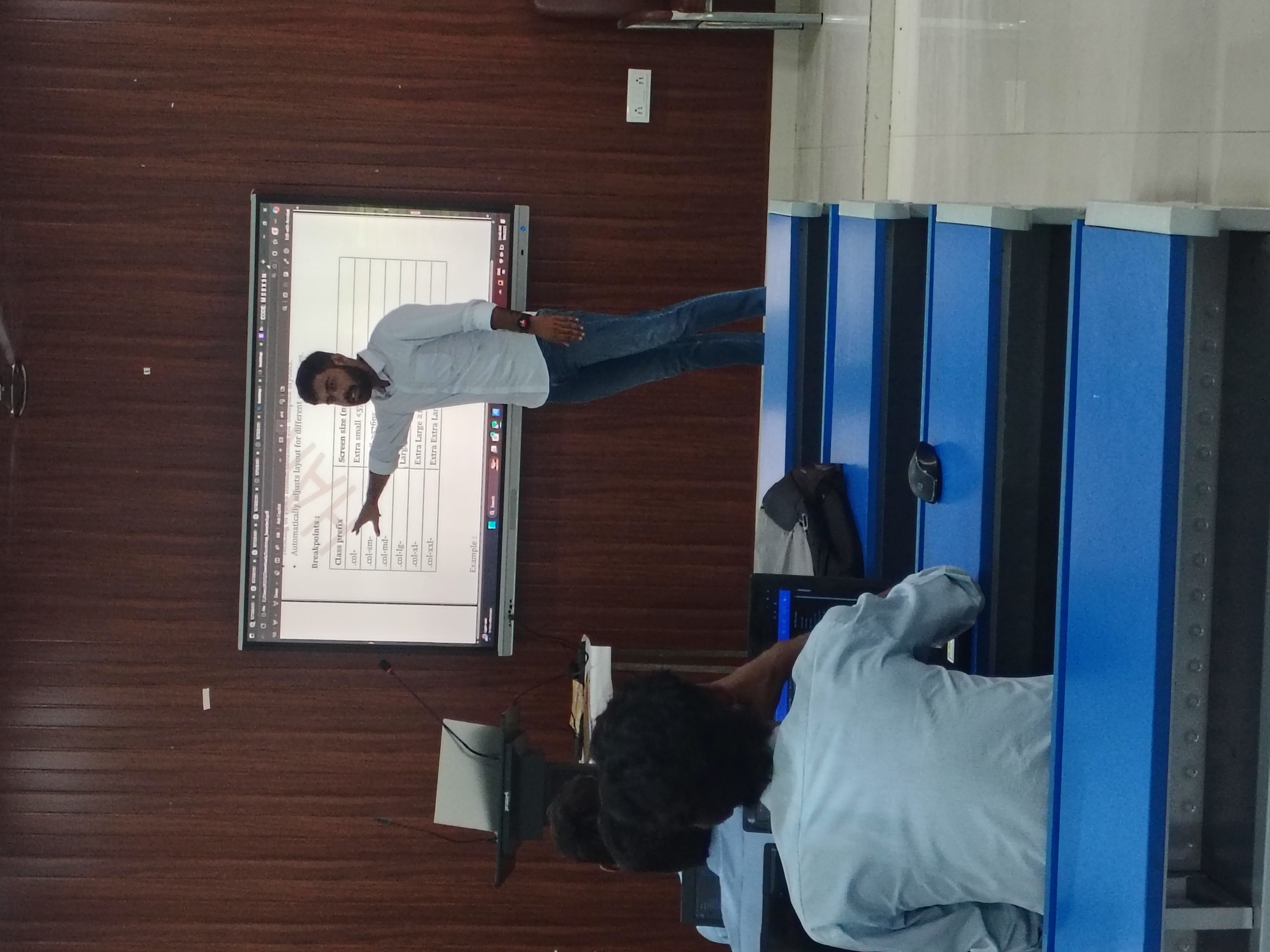 तेज बारिश से कई जिलों में जनजीवन प्रभावित